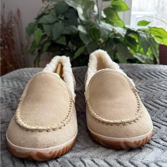 Sorel Tan Women's Slippers Size 8; Never worn - Picture 2 of 4